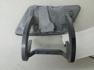 Mercedes Benz S-Class 221 (2005–2013) Eesmise kaitseraua esitulede pesuri kork A2218800605 - 2