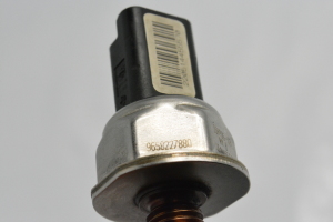 Citroen C4 (2004–2010) Fuel rail pressure sensor 5WS40039 - 3