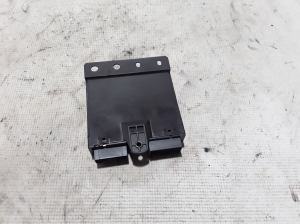  Trunk lid control module 