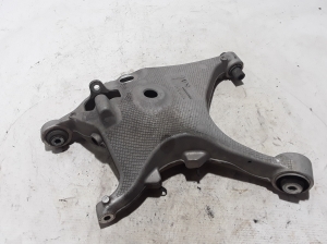 VOLVO S90 (2016–2026) Tagumine õõtshoob 31678073 - 2