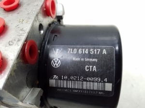 Volkswagen Touareg I (2002–2010) ABS Steuergerät 7L0614517A - 3
