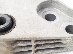 Opel Corsa F (2019–2026) Ātrumkārbas kronšteins 9826468580 - 2