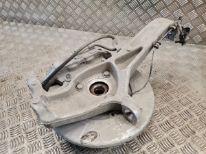 Tesla Model 3 3 (2016–2024) Front wheel hub and its parts 1044311-00-E - 4