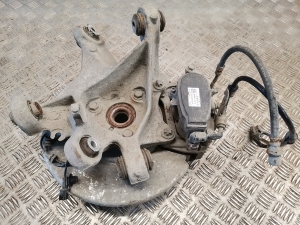 Tesla Model 3 3 (2016–2024) Tagumine rumm 1044411-00-F - 5