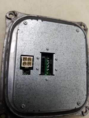 AUDI A4 B8 (2007–2016) Xenon headlight control unit 8K0907472A - 3