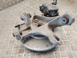 Tesla Model 3 3 (2016–2024) Hinterradnabe 1044416-00-G - 2