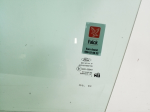 Ford Fiesta VI (2008–2017) Front door glass - 2