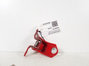   Tagumise külgukse alumine hing  - 8A6AA26811CE 