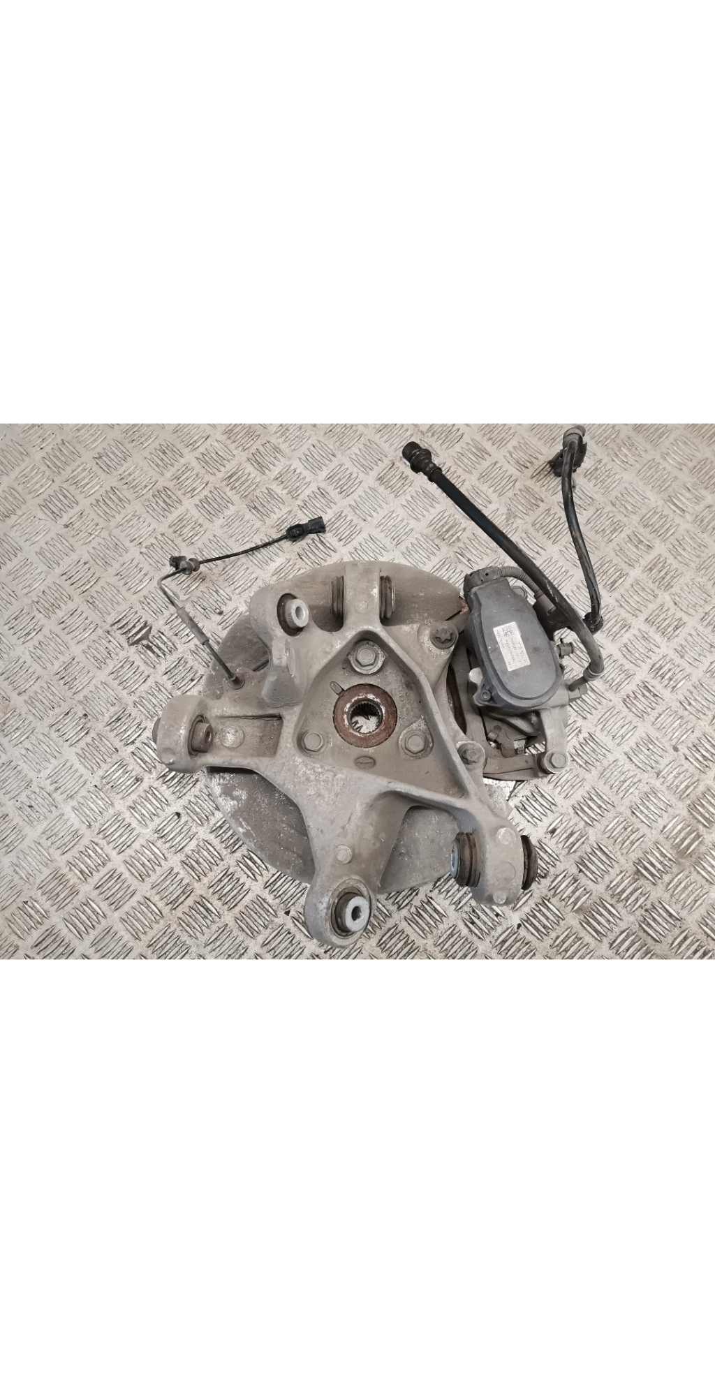 Tesla Model 3 3 (2016–2024) Hinterradnabe 1044416-00-F Tesla Model 3 3 (2016–2024) Hinterradnabe 1044416-00-F