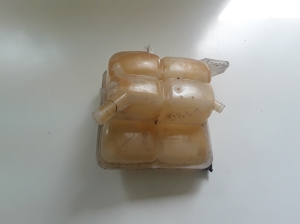 Ford Focus (2011–2018) Coolant reservoir 8V618K218AE - 2