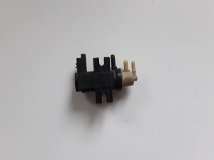 Ford Focus (2011–2018) Front windshield washer pump 1534716 - 2