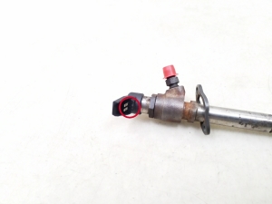  Fuel injector 