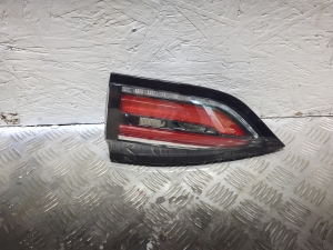 Tail light on trunk lid - 265507870R