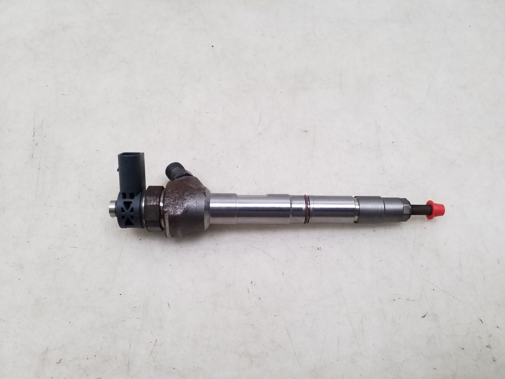 Used Volkswagen Caddy Fuel injector 04L130277AC