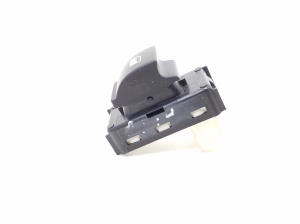   Rear side door window switch  - 98044803 