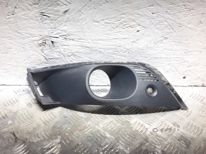 Front bumper fog lamp cover - 261A32853R
