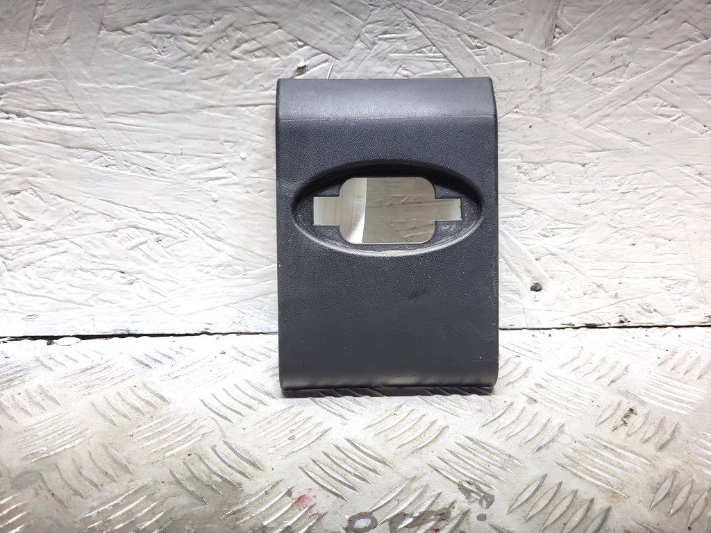 RENAULT Master III (2010–2017) Keskmise piilari liist 768560130R RENAULT Master III (2010–2017) Keskmise piilari liist 768560130R