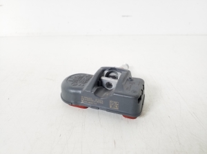 Mercedes Benz R-Class 251 (2006–2017) Reifendrucksensor A0009054100 - 2