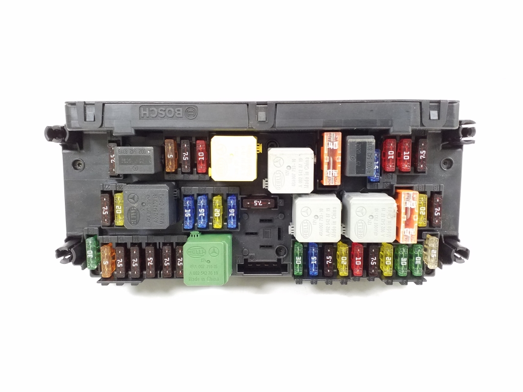 MERCEDES-BENZ C-Class W204/S204/C204 (2004-2015) Poistková skrinka A2129015204,A2129025405,A2129025505 22339898