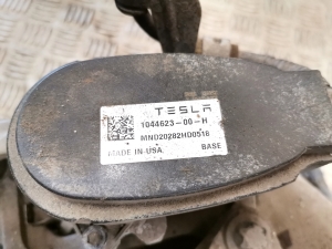 Tesla Model 3 3 (2016–2024) Rear wheel hub 1044411-00-F - 2