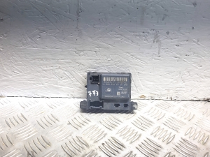 Mercedes Benz Sprinter /906/ (2006–2018) Front door control unit A9068204026 - 2