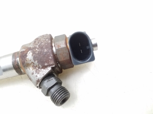  Fuel injector 