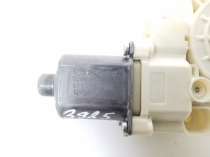 Mercedes Benz C-Class 204 (2007–2014) Front door window regulator motor A2048200242 - 3