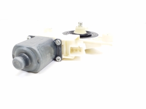Mercedes Benz C-Class 204 (2007–2014) Front door window regulator motor A2048200242 - 4