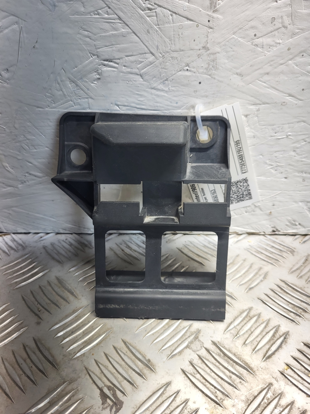Mercedes Benz Sprinter /906/ (2006–2018) Front bumper bracket A9068850163 Mercedes Benz Sprinter /906/ (2006–2018) Front bumper bracket A9068850163
