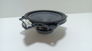 Kia Sorento (2014–2026) Rear side door speaker 96330C5000 - 4