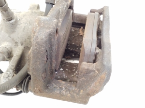 Mercedes Benz C-Class 204 (2007–2014) Front brake caliper A2044212681 - 3