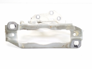  Engine cover hinge 