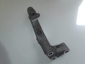  Engine holder 