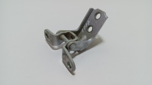 Front door top hinge - 793102B010