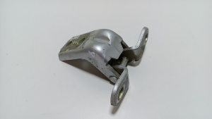 Kia Sorento (2014–2026) Front door lower hinge 793102B010 - 2