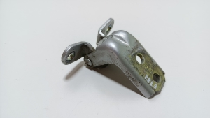 Kia Sorento (2014–2026) Front door lower hinge 793102B010 - 4