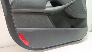 Kia Sorento (2014–2026) Priekšējo durvju apdare un tās detaļas - 7