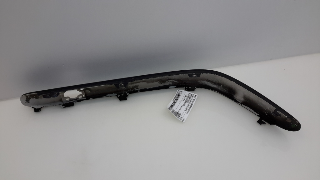 MERCEDES-BENZ C-Class W203/S203/CL203 (2000-2008) Priekšējā bampera labais moldings A2038851821 20971686