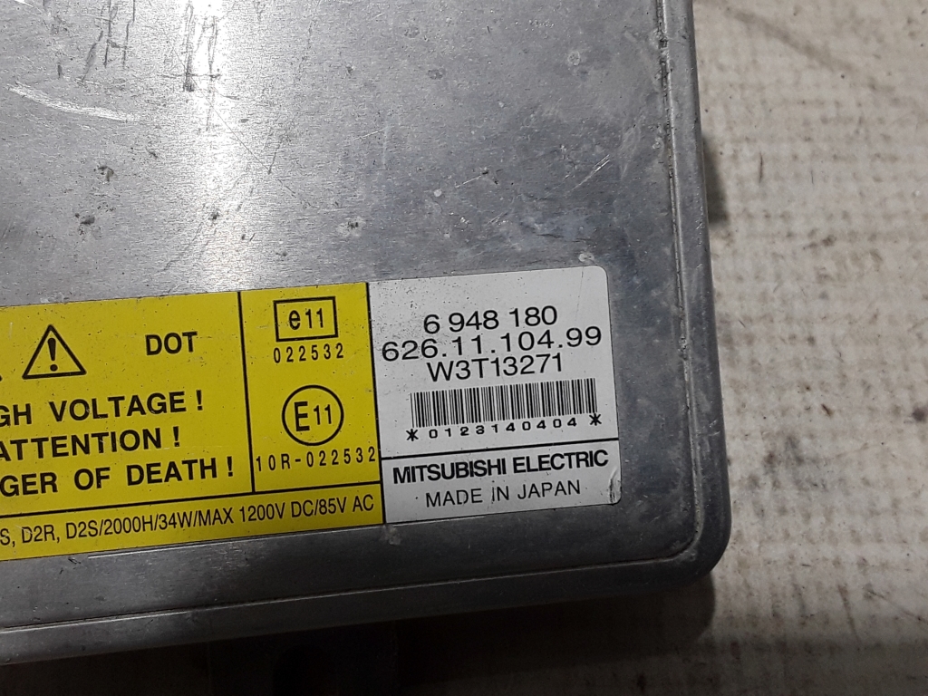 VOLVO XC70 2 generation (2000-2007) Xenon Light Control Unit 6948180 21068008