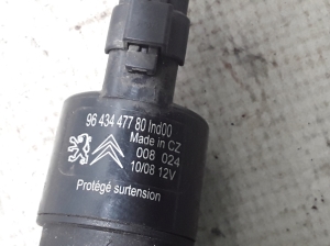 Citroen C5 II (2008–2016) Motor für Frontscheibenwaschanlage 964347780 - 3