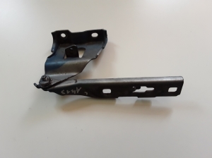  Engine cover hinge 