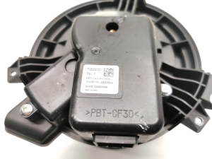 Tesla Model 3 3 (2016–2024) Heater blower motor DRF84A34006A - 3