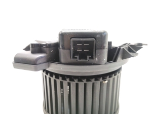 Tesla Model 3 3 (2016–2024) Heater blower motor DRF84A34006A - 4