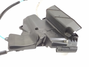 Mercedes Benz C-Class 204 (2007–2014) Rear side door lock A0997300635 - 3