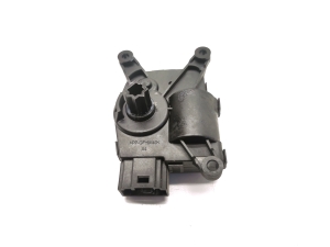 Tesla Model 3 3 (2016–2024) Heater flap actuator T90439B - 2