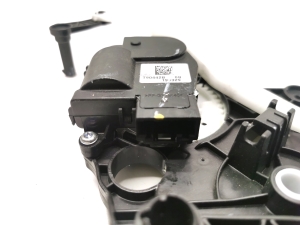 Tesla Model 3 3 (2016–2024) Heater flap actuator T90442B - 3