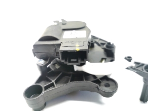 Tesla Model 3 3 (2016–2024) Stellmotor Heizungsklappe T90442B - 3