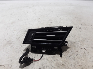 Dashboard air vent grilles - 3G1819701E