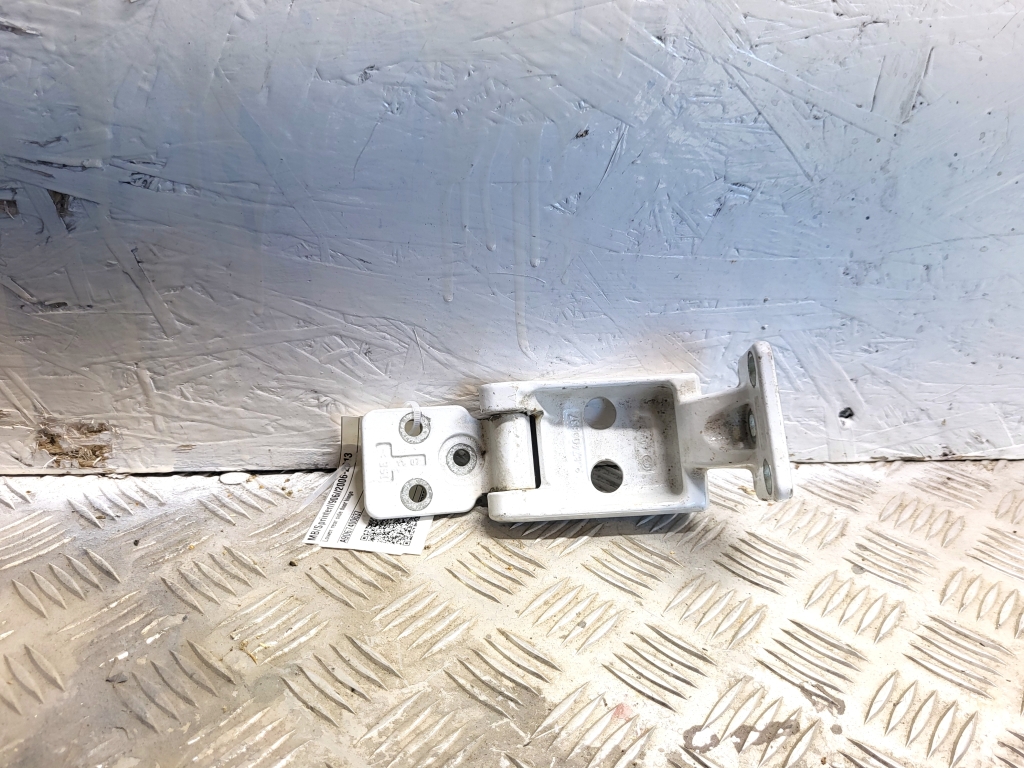 Mercedes Benz Sprinter /906/ (2006–2018) Tagumise külgukse alumine hing A9067400637 Mercedes Benz Sprinter /906/ (2006–2018) Tagumise külgukse alumine hing A9067400637