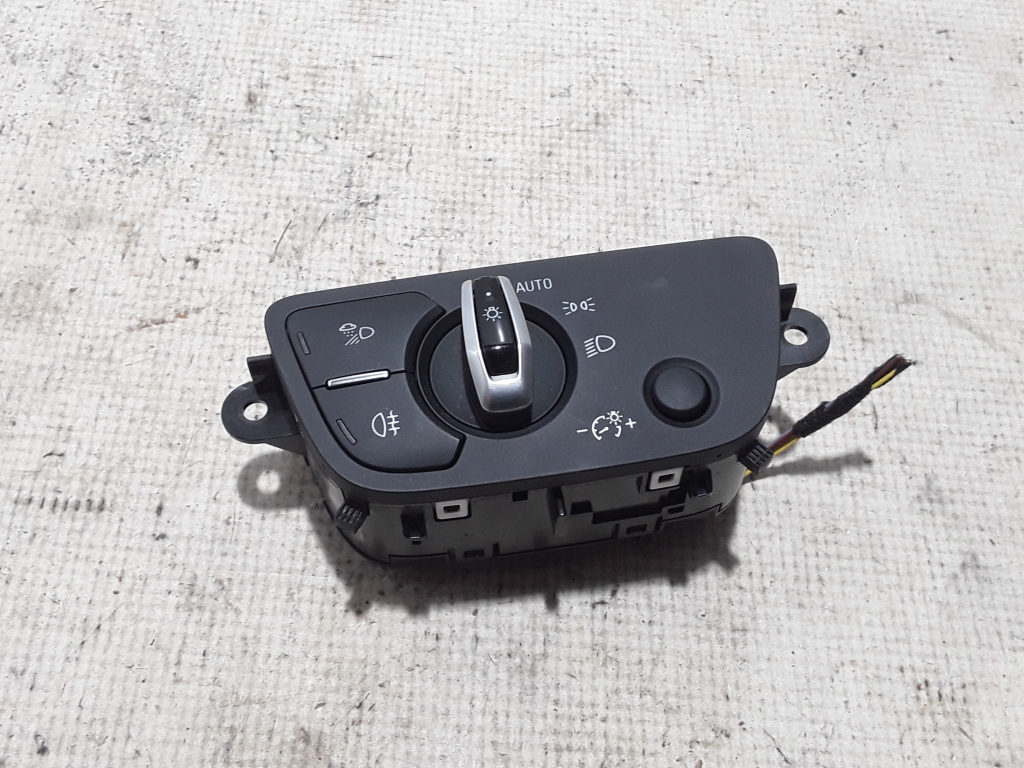 AUDI A4 B9/8W (2015-2024) Headlight Switch Control Unit 4M0941531AA 21070457